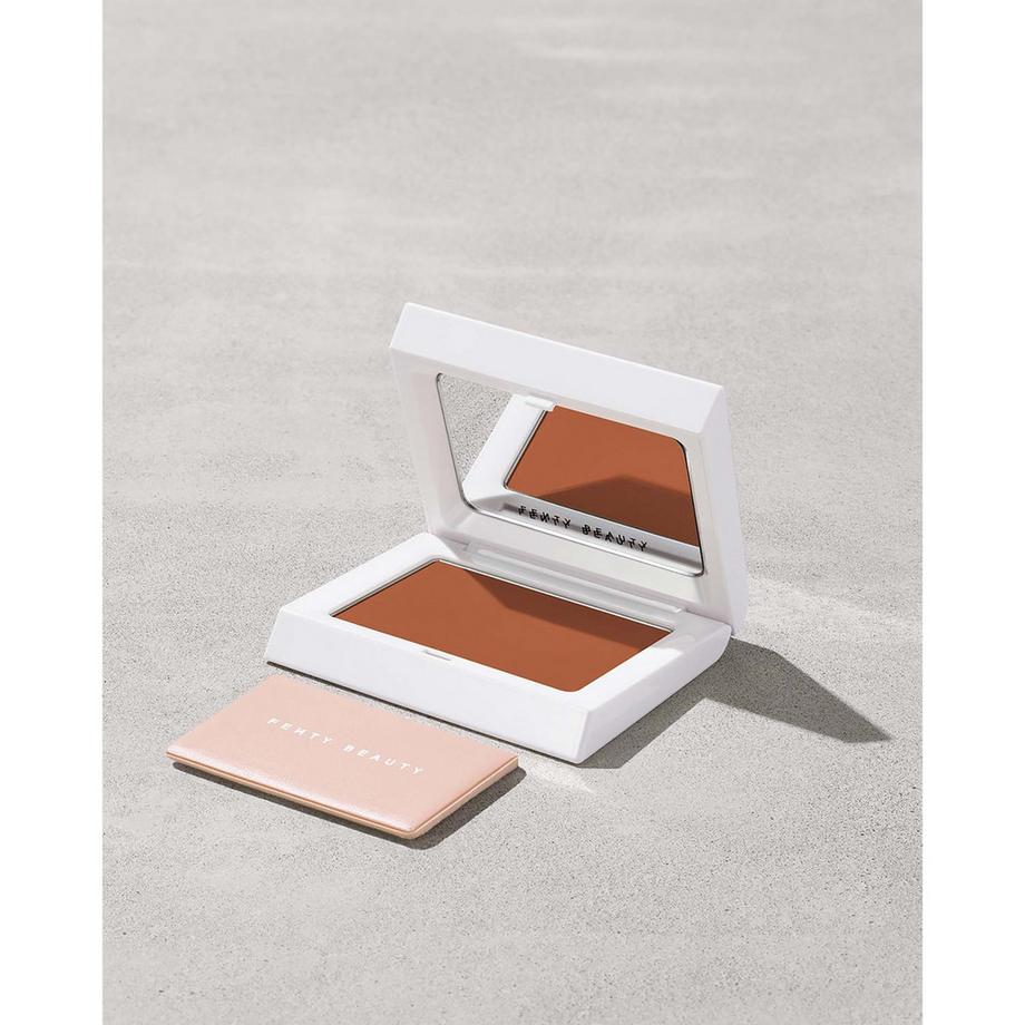 Fenty Beauty By Rihanna  Bright Fix – Weichzeichnendes Puder 