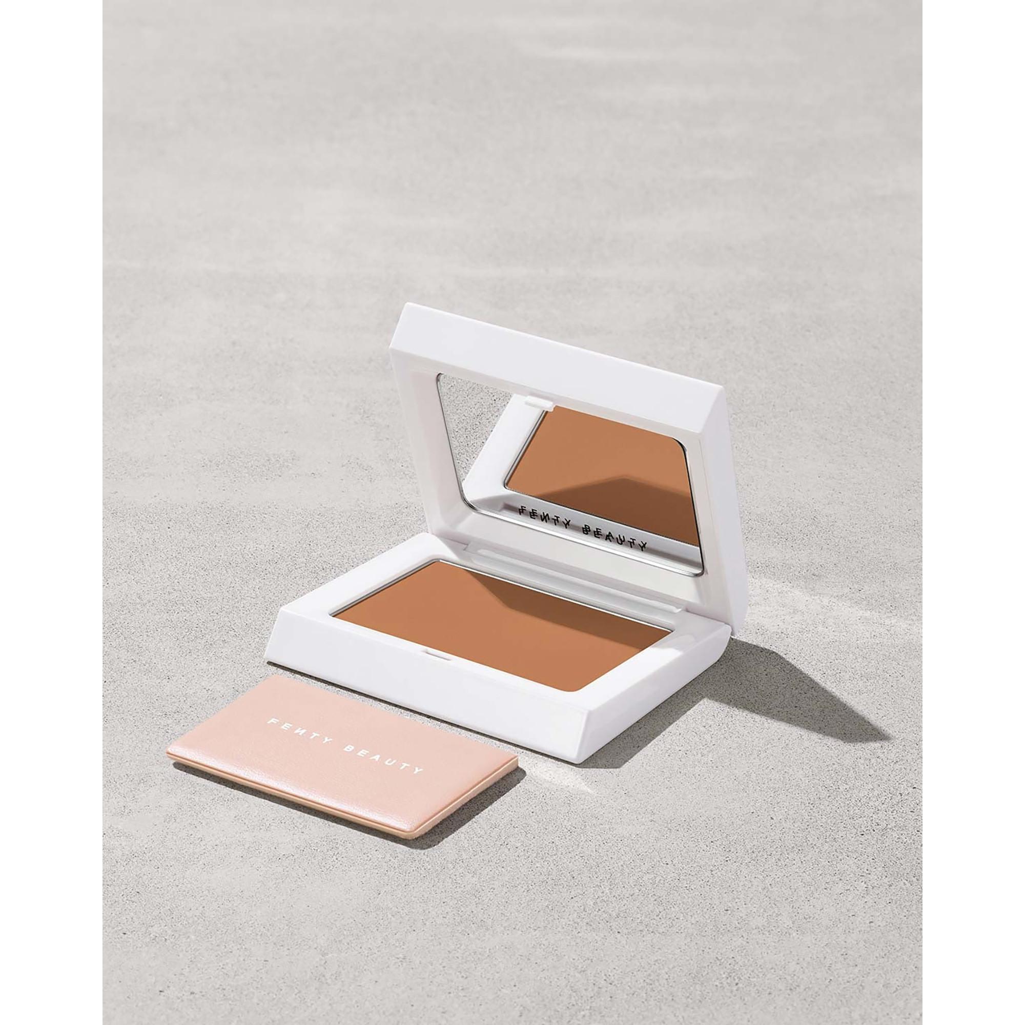 Fenty Beauty By Rihanna  Bright Fix - Cipria Illuminante Levigante 