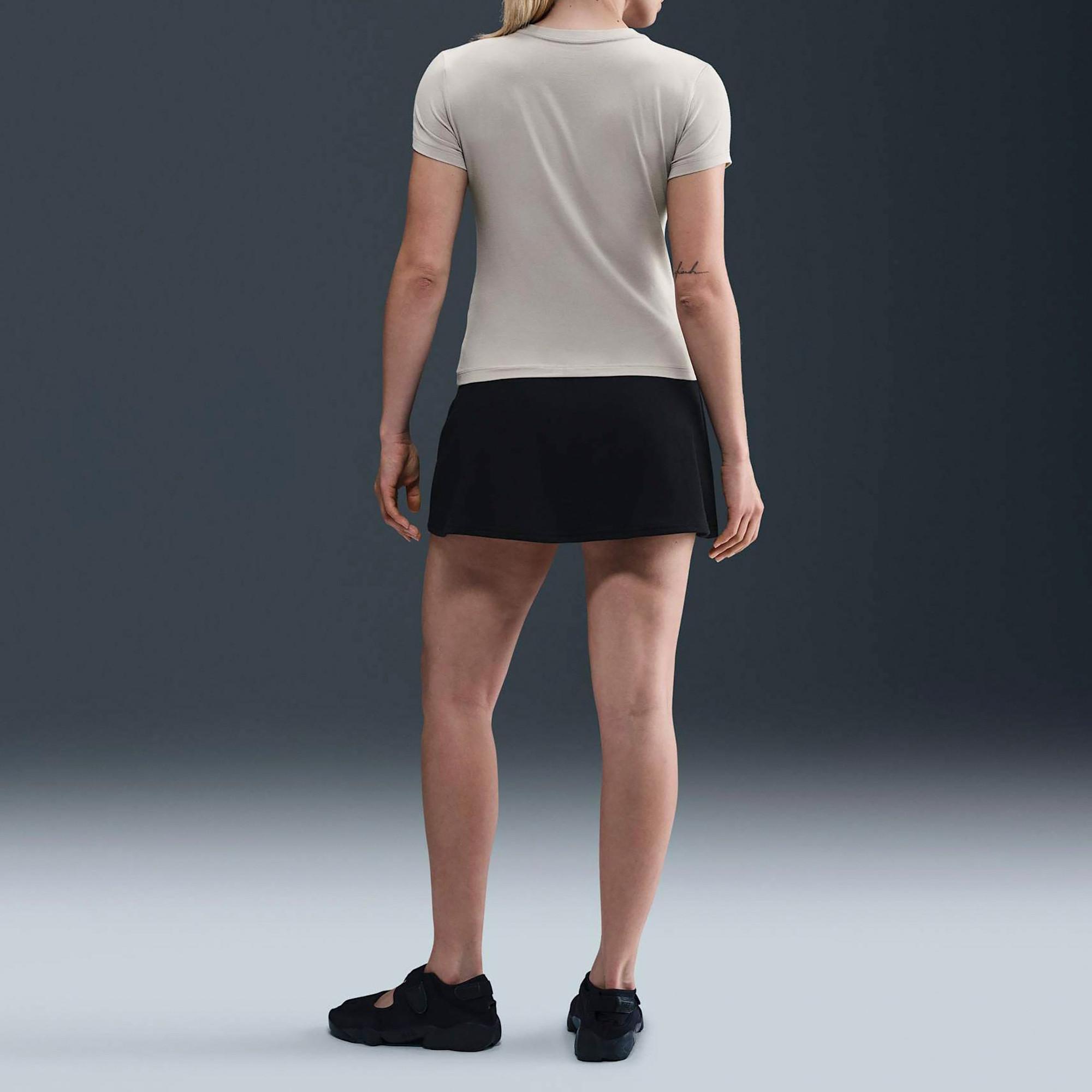 NIKE Sportswear Chill Knit T-shirt 