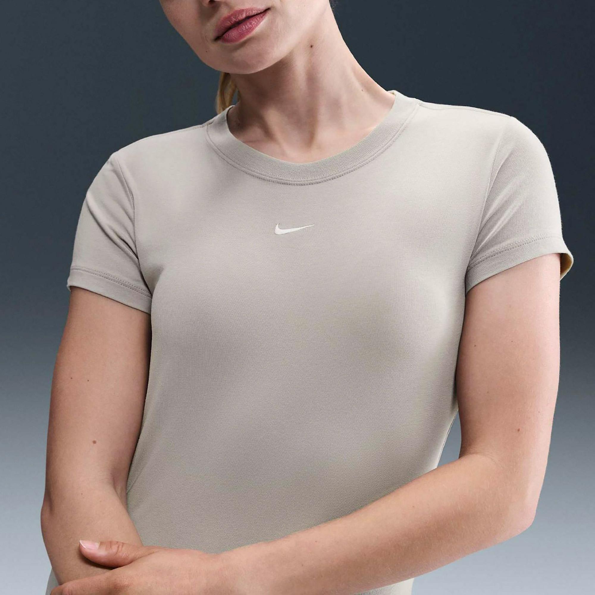 NIKE Sportswear Chill Knit T-shirt 