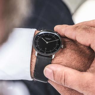 Sternglas Naos Analoguhr 