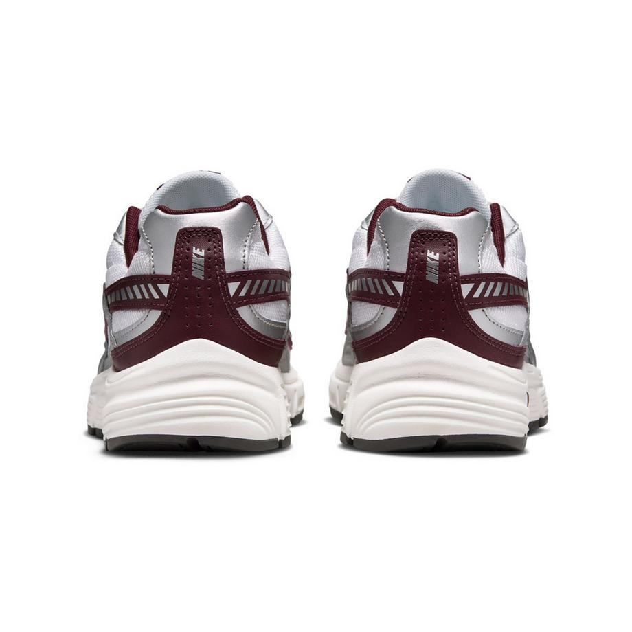 NIKE WMNS NIKE INITIATOR Sneakers, basses 