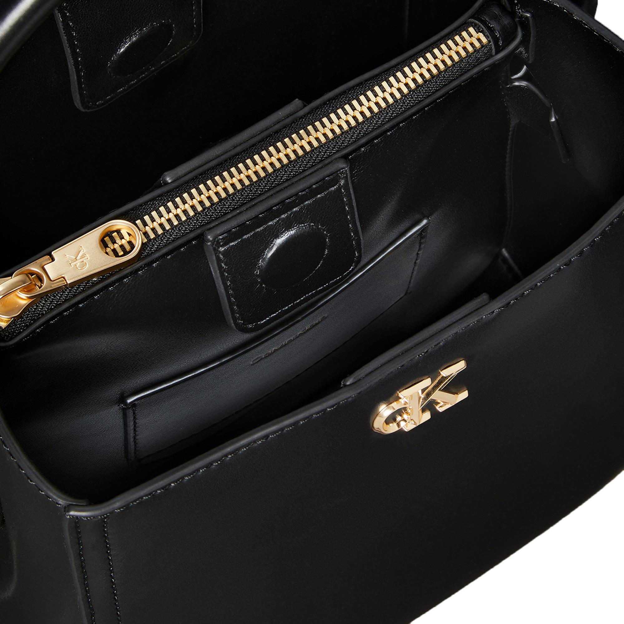 Calvin Klein Hardware Monogram Sac seau  