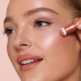 CHARLOTTE TILBURY  Beauty Light Wand - Illuminante Liquido 