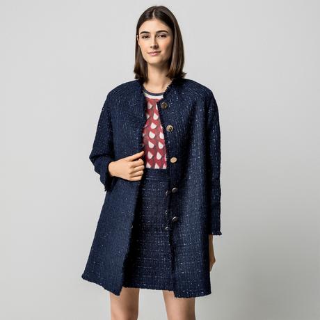 Manor Woman Tweed Mantel  