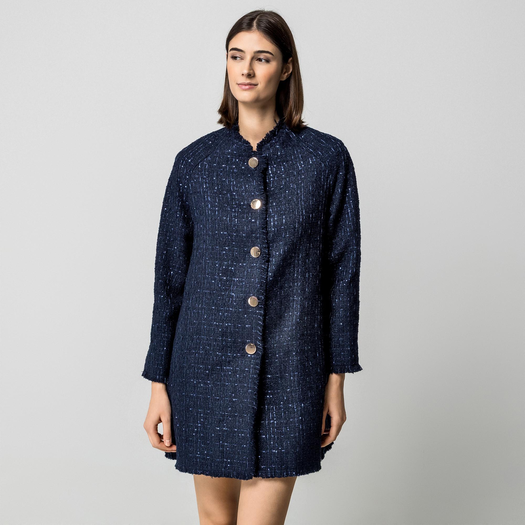 Manor Woman Tweed Mantel  