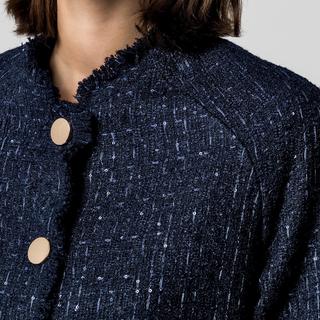 Manor Woman Tweed Mantel  