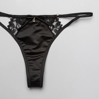 Manor Woman String Tanga mit Spitzendetails  