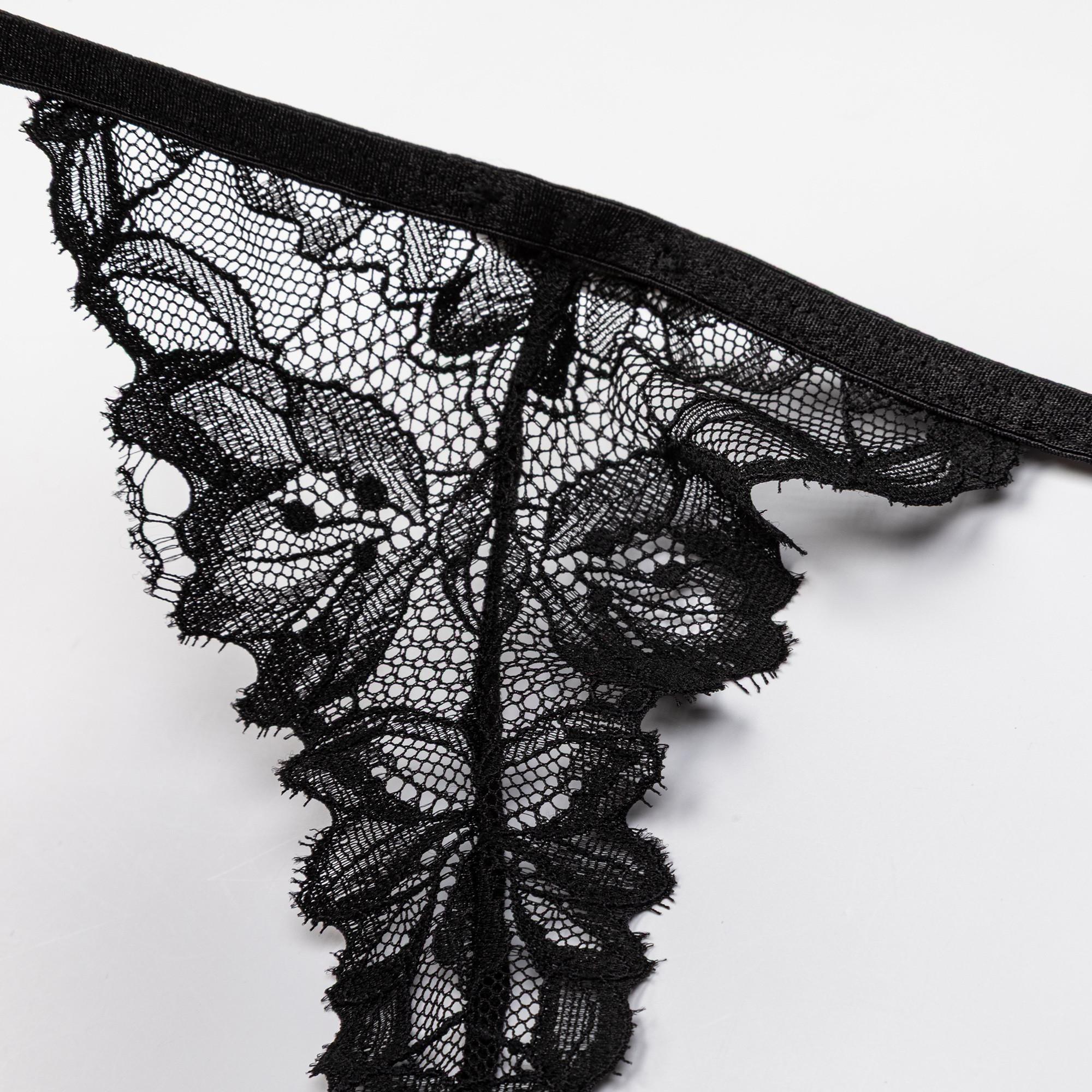 Manor Woman String Tanga mit Spitzendetails  