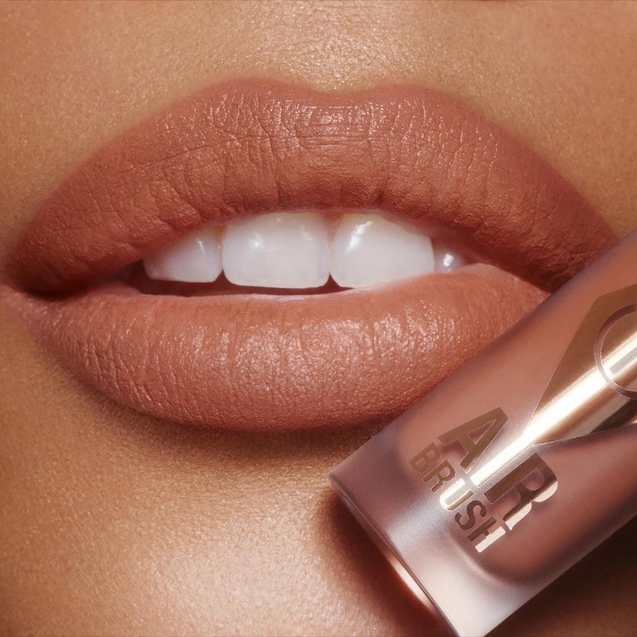 CHARLOTTE TILBURY  Airbrush Flawless Lip Blur - Rossetto liquido 