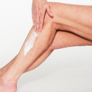 CHARLOTTE TILBURY  Charlotte's Magic Body Cream - Crème pour le corps 