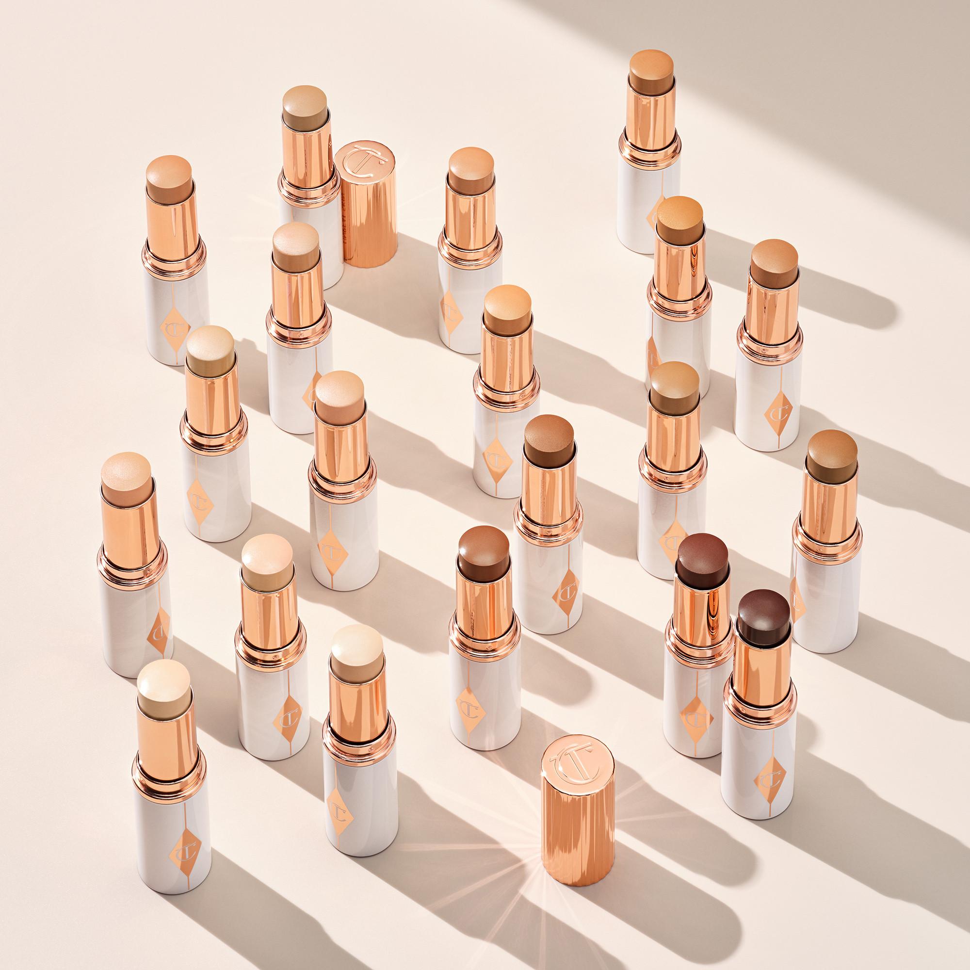 CHARLOTTE TILBURY  Unreal Skin Sheer Glow Tint - Fondotinta idratante in stick 