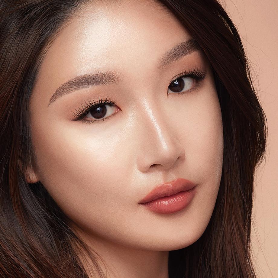 CHARLOTTE TILBURY  Hollywood Contour Wand - Contouring Foundation 