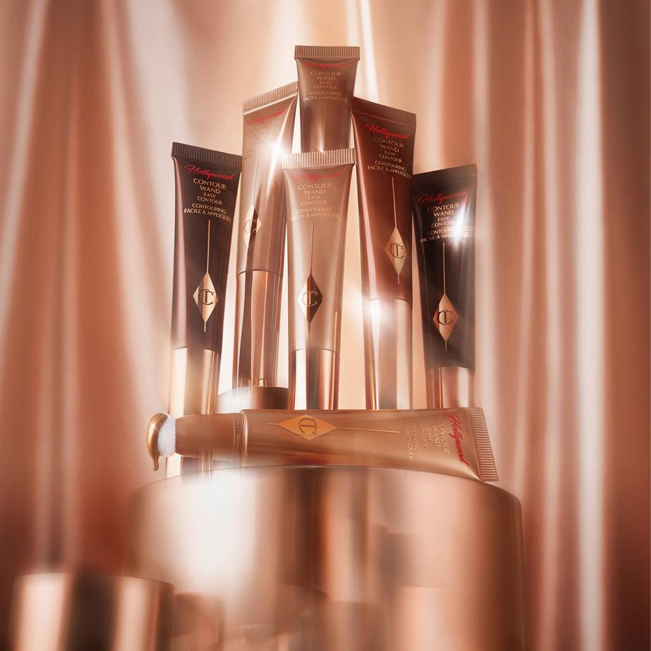 CHARLOTTE TILBURY  Hollywood Contour Wand - Contouring Foundation 