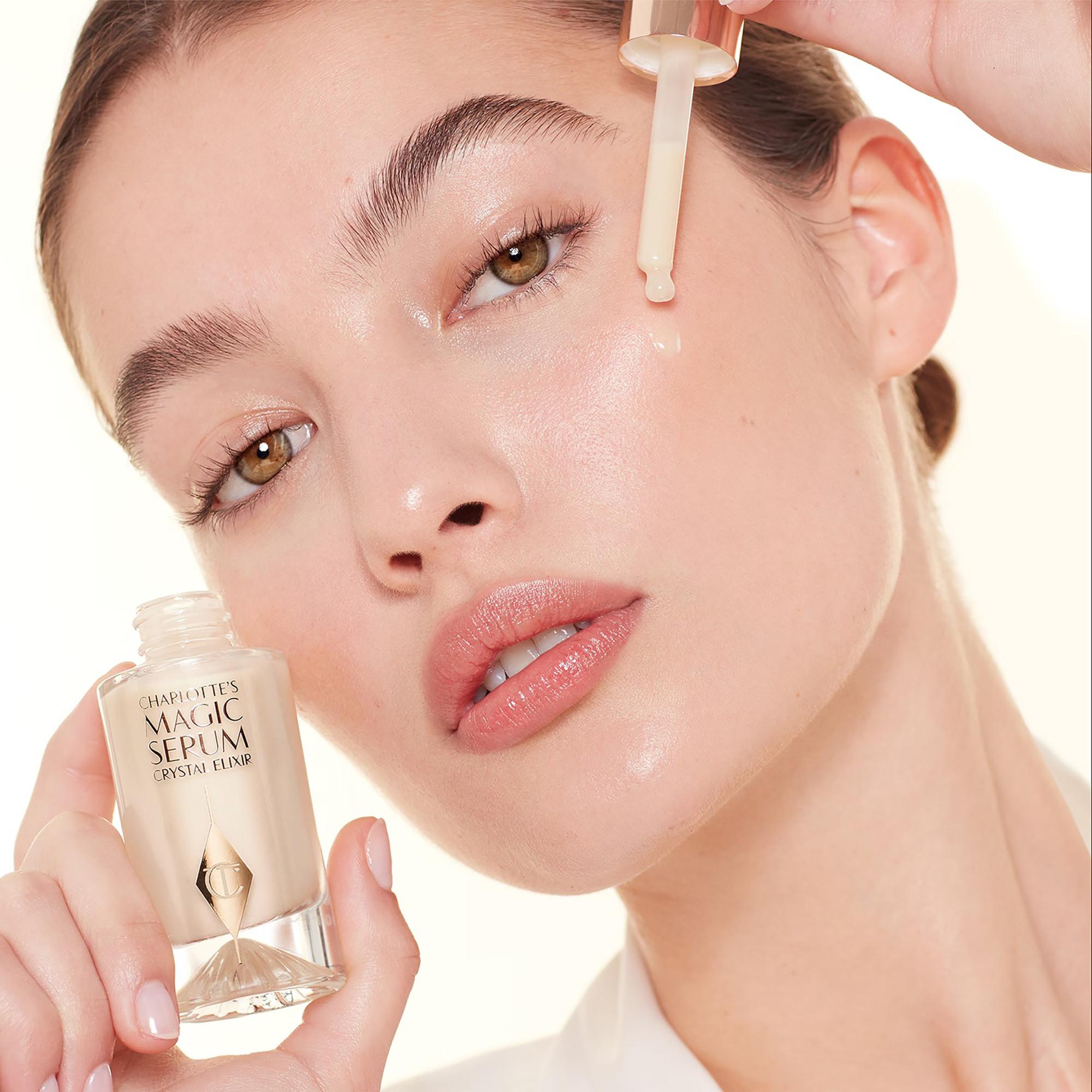 CHARLOTTE TILBURY  Charlotte's Magic Serum Crystal Elixir - Siero per il viso 