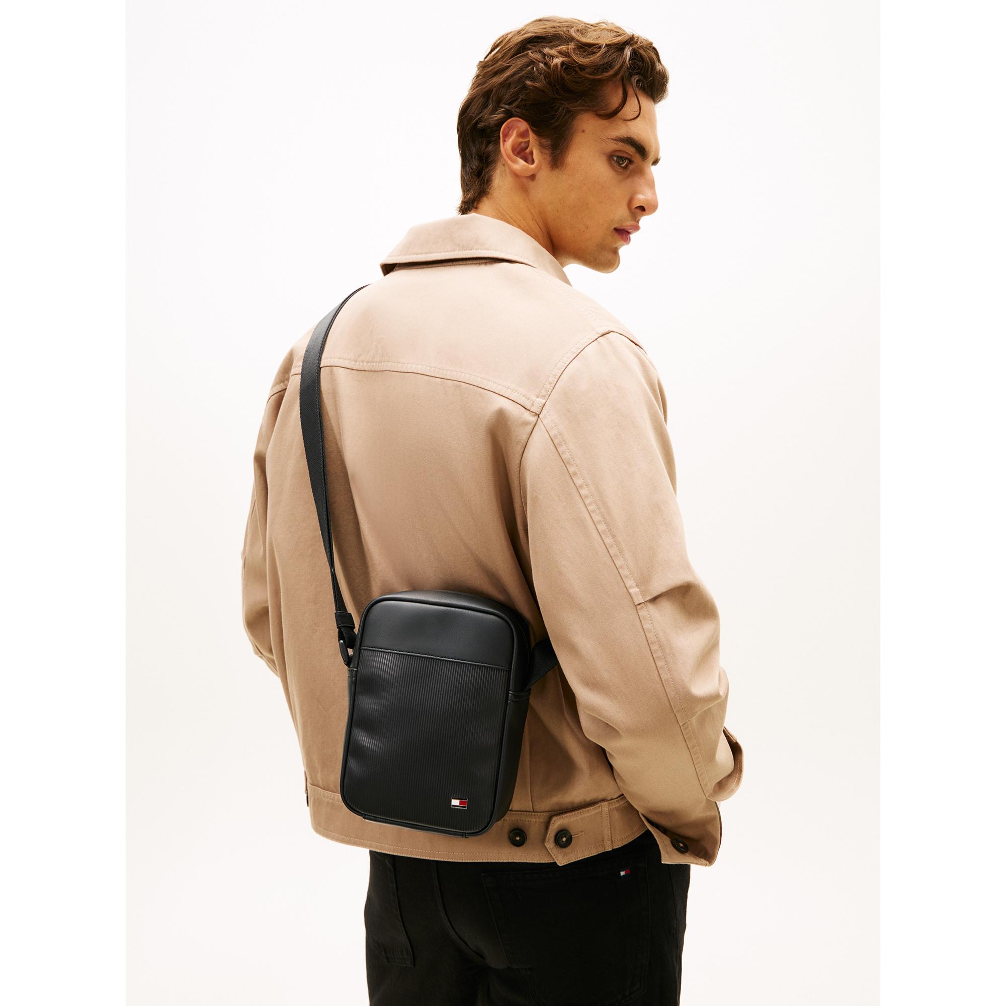 TOMMY HILFIGER TH Flag Reporter Bag  