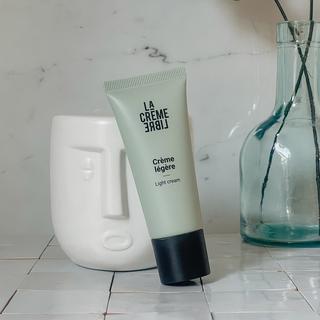La Creme Libre  Crema leggera - Crema opacizzante e purificante 