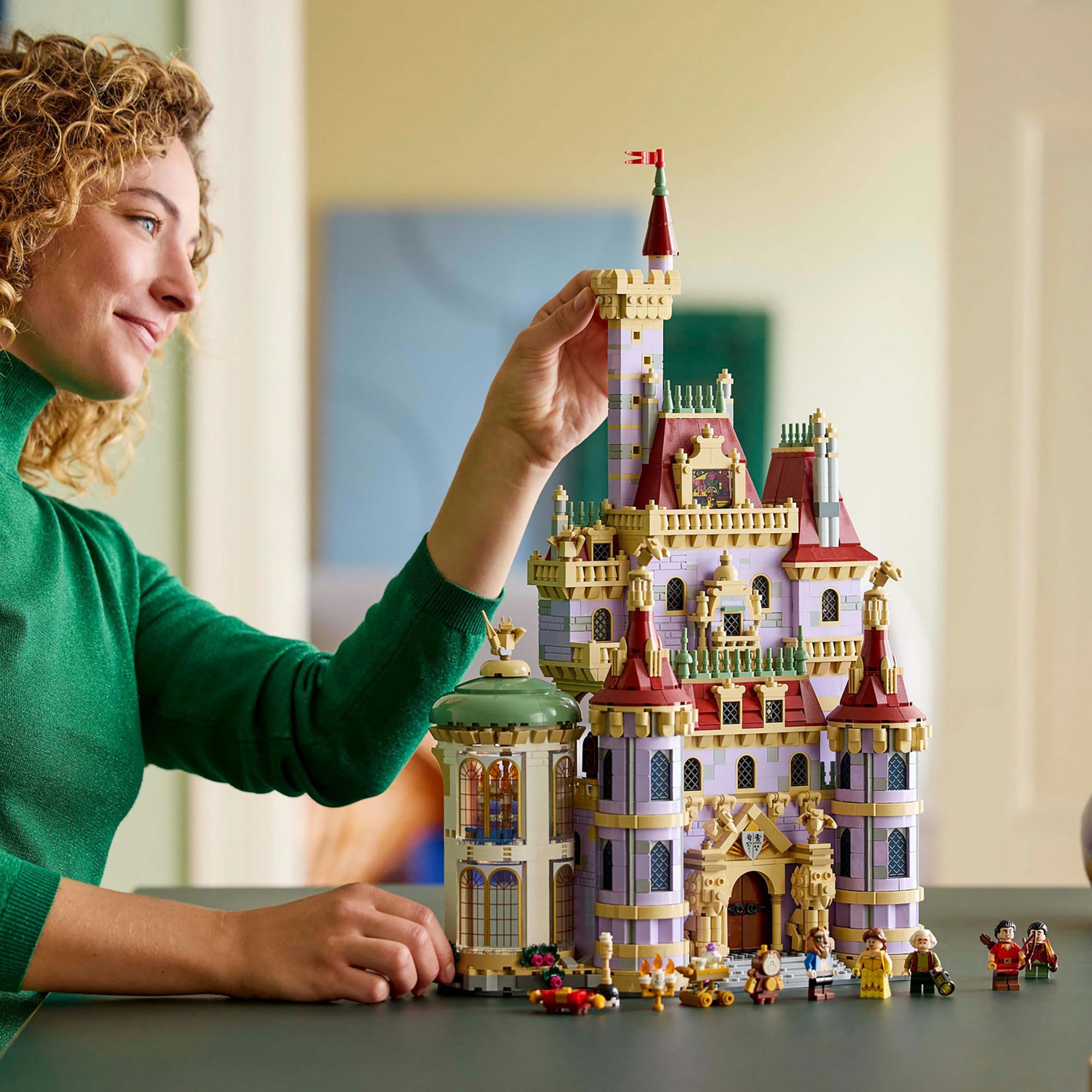 LEGO®  43263 Das Schloss aus „Die Schöne und das Biest“ 