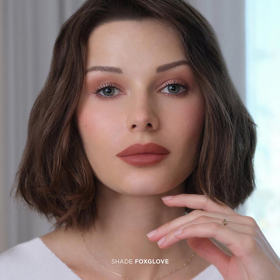 HOURGLASS  UNLOCKED SATIN CREME LIPSTICK 