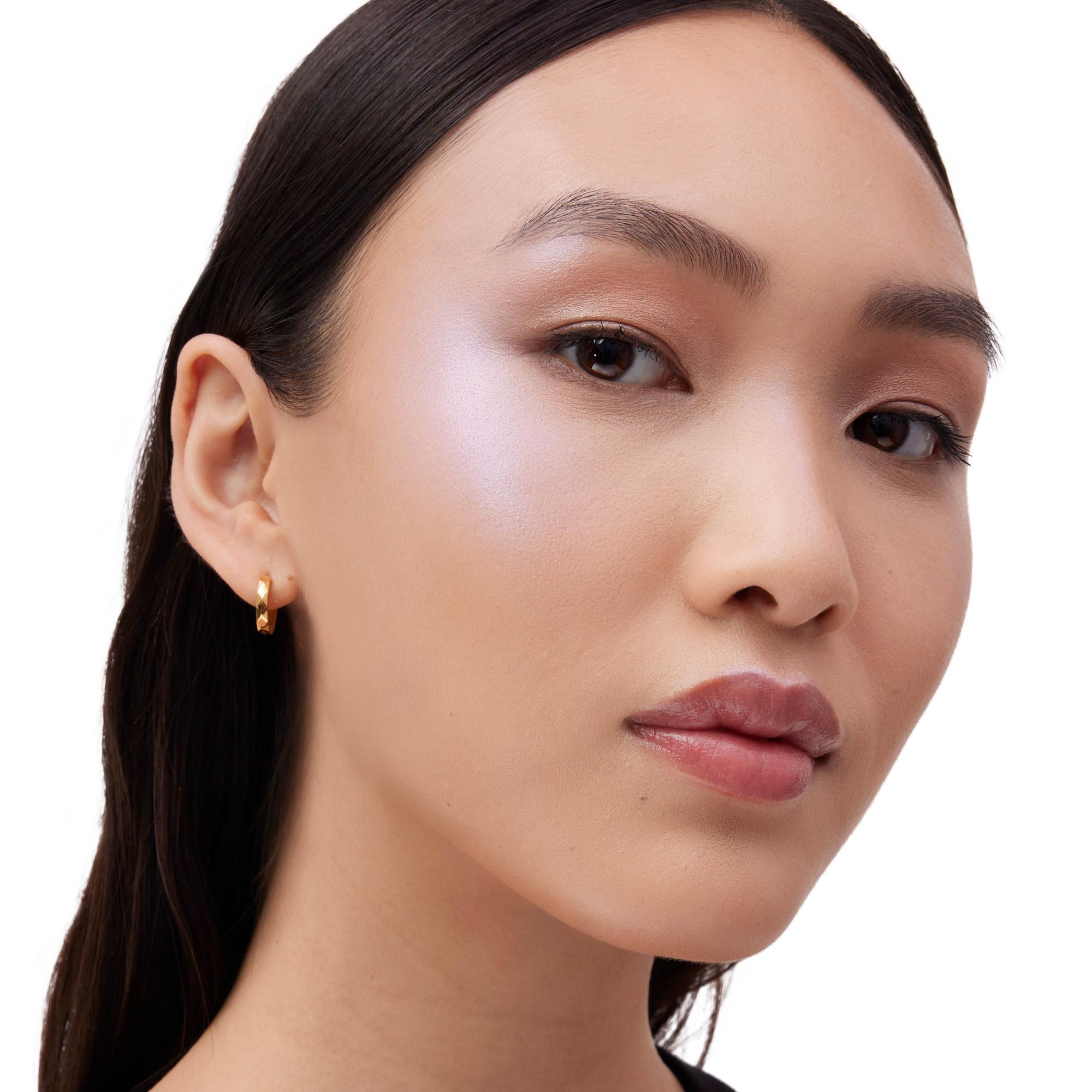 YSL  All Hours Hyper Luminize 