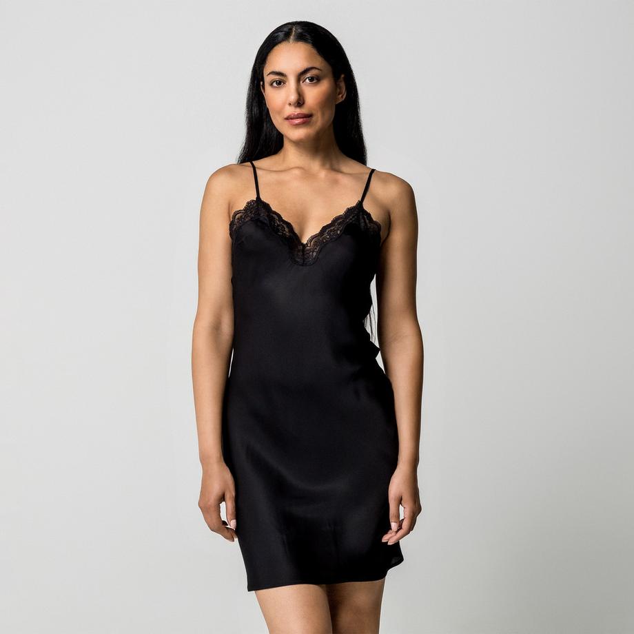 Manor Woman Chemise de nuit en satin avec dentelle  