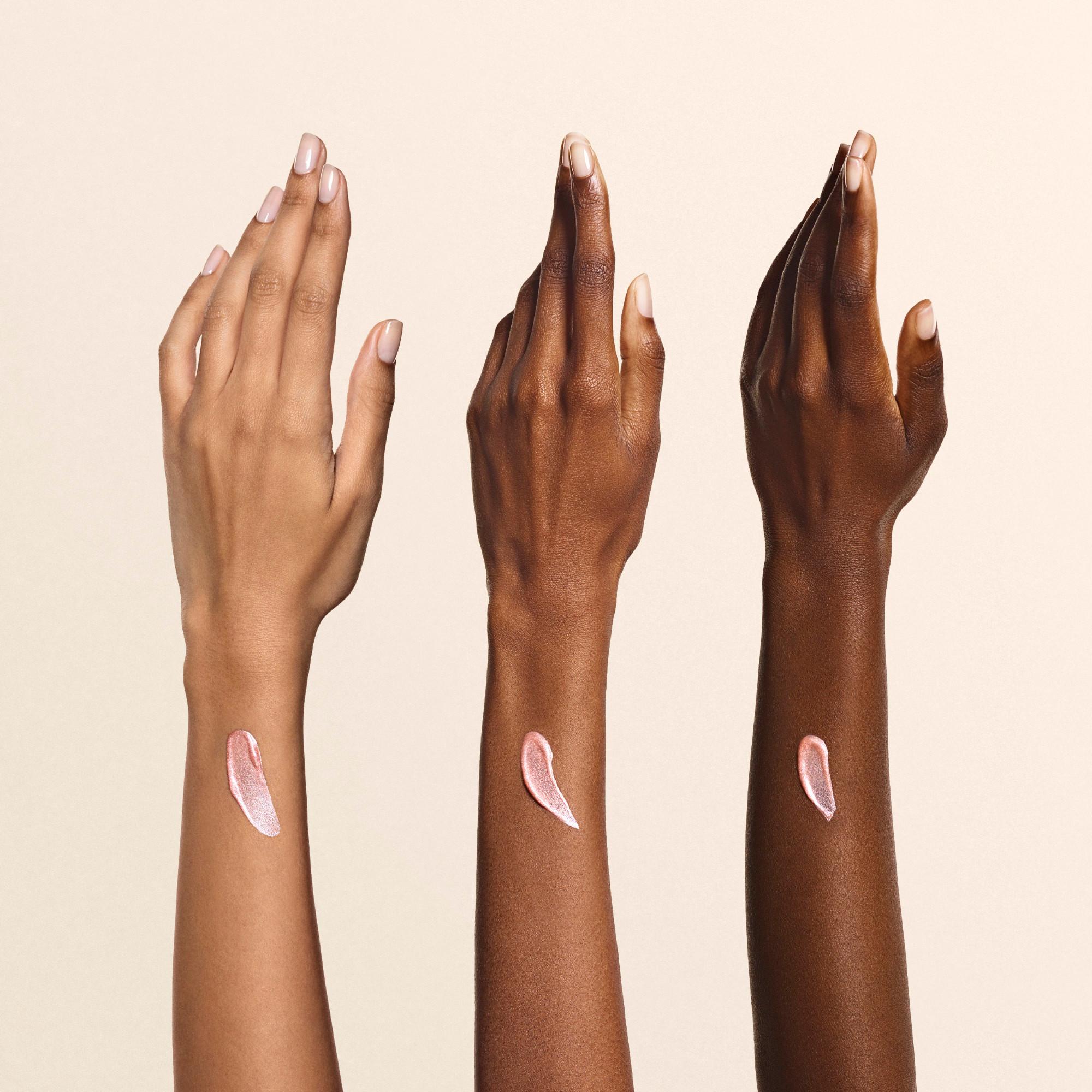 VALENTINO  Born In Roma Body Shimmer 