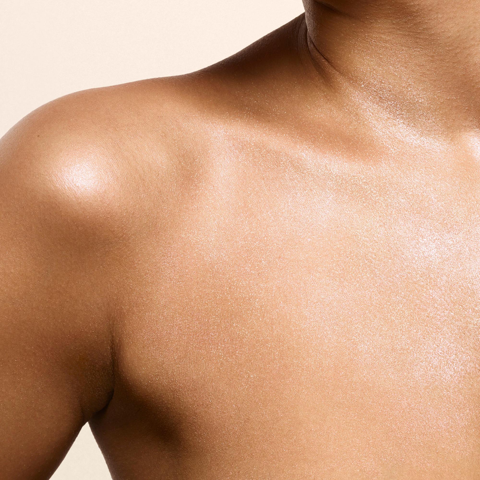 VALENTINO  Born In Roma Body Shimmer 