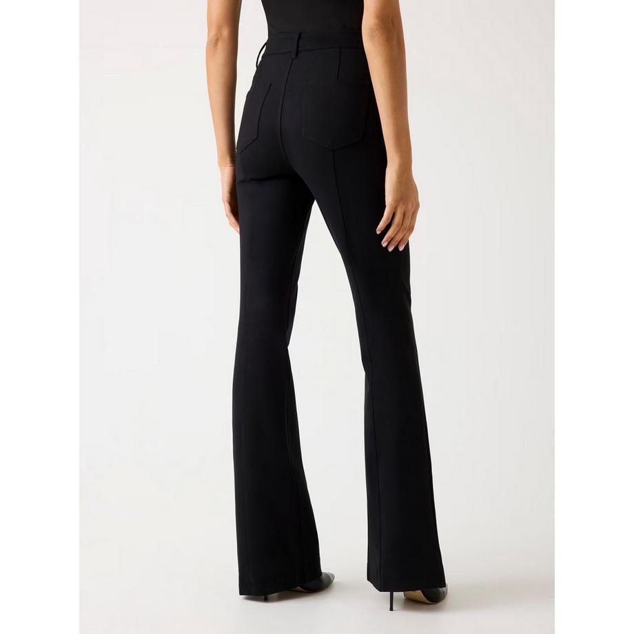 GUESS Pantaloni svasati Slim Fit con bottoni decorativi  