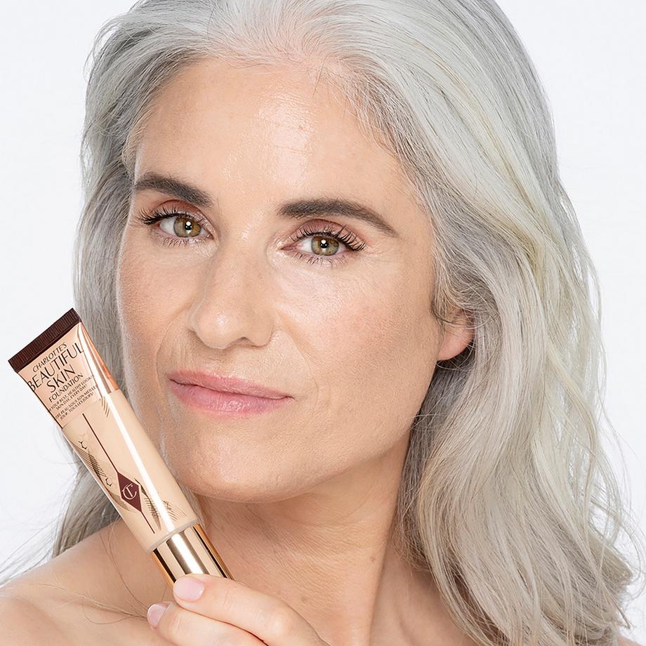 CHARLOTTE TILBURY  Beautiful Skin Foundation - Langanhaltende Foundation, modulierbare Deckkraft 