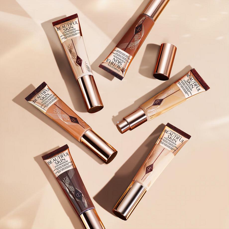 CHARLOTTE TILBURY  Beautiful Skin Foundation - Fondotinta con coprenza modulabile a lunga tenuta 