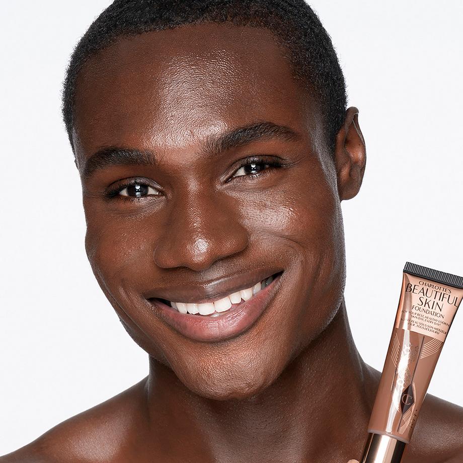CHARLOTTE TILBURY  Beautiful Skin Foundation - Fondotinta con coprenza modulabile a lunga tenuta 