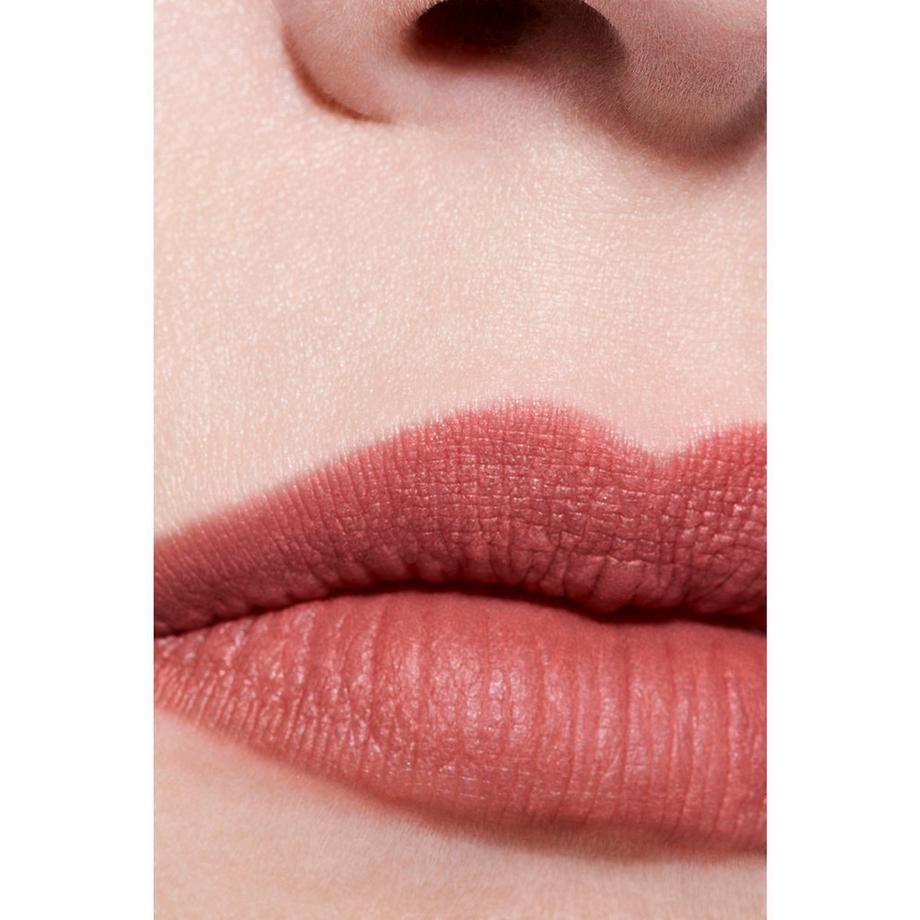 CHANEL ROUGE ALLURE VELVET MATTIERENDER LIPPENSTIFT MIT HOHER FARBINTENSITÄT 