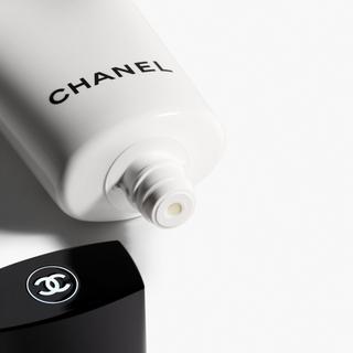 CHANEL LA MOUSSE CRÈME NETTOYANTE AU CAMÉLIA 
