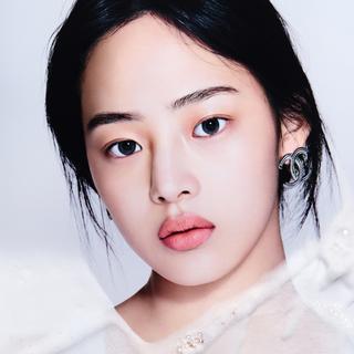 CHANEL LA MOUSSE CRÈME NETTOYANTE AU CAMÉLIA 