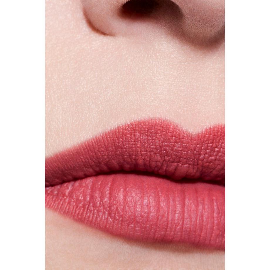CHANEL ROUGE ALLURE VELVET MATTIERENDER LIPPENSTIFT MIT HOHER FARBINTENSITÄT 