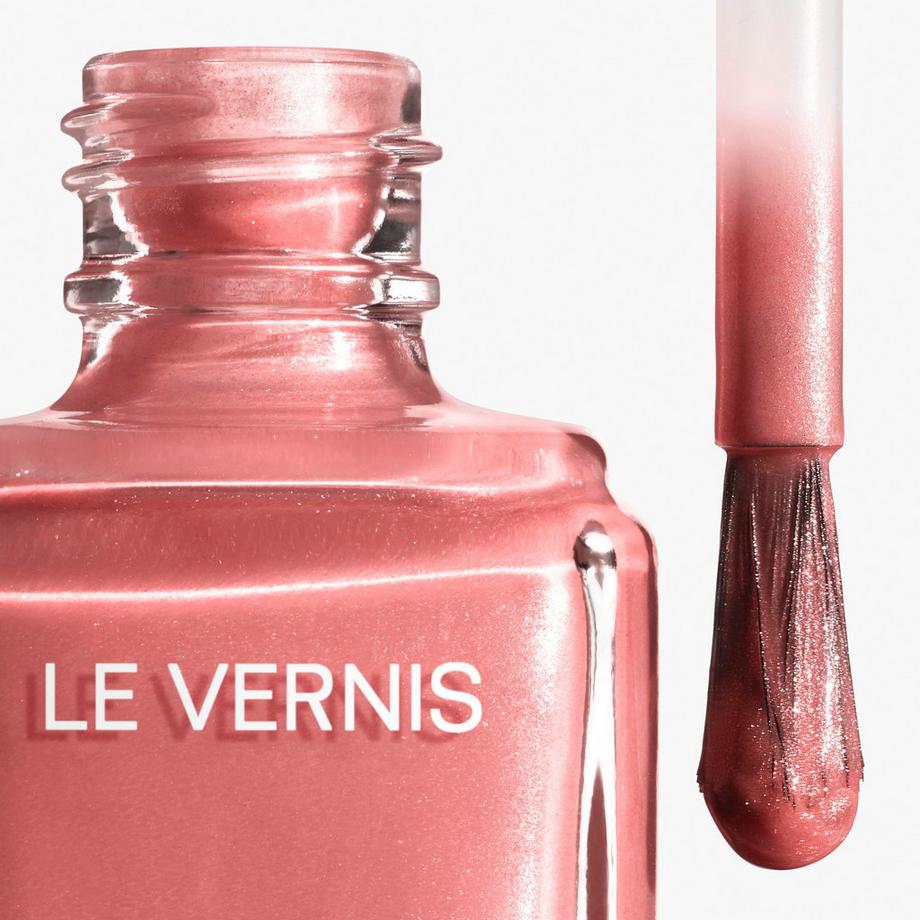 CHANEL LE VERNIS LONGUE TENUE 