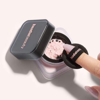 Huda Beauty  Baby Bake Mini Easy Bake Loose Powder - Easy Bake loses Mini-Fixierpuder 