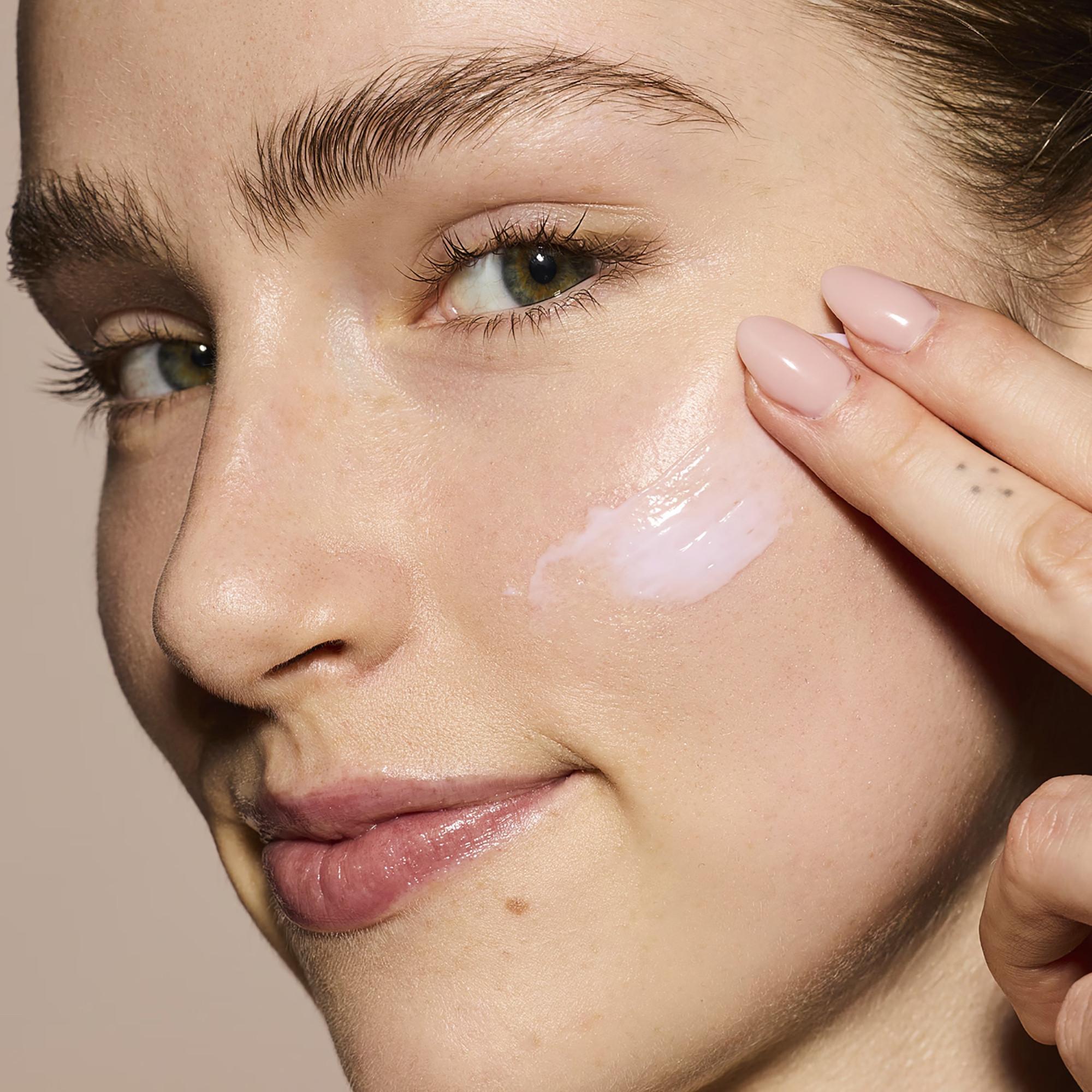 Fenty Beauty By Rihanna  Grip Trip - Base de teint Hydratante et Repulpante 