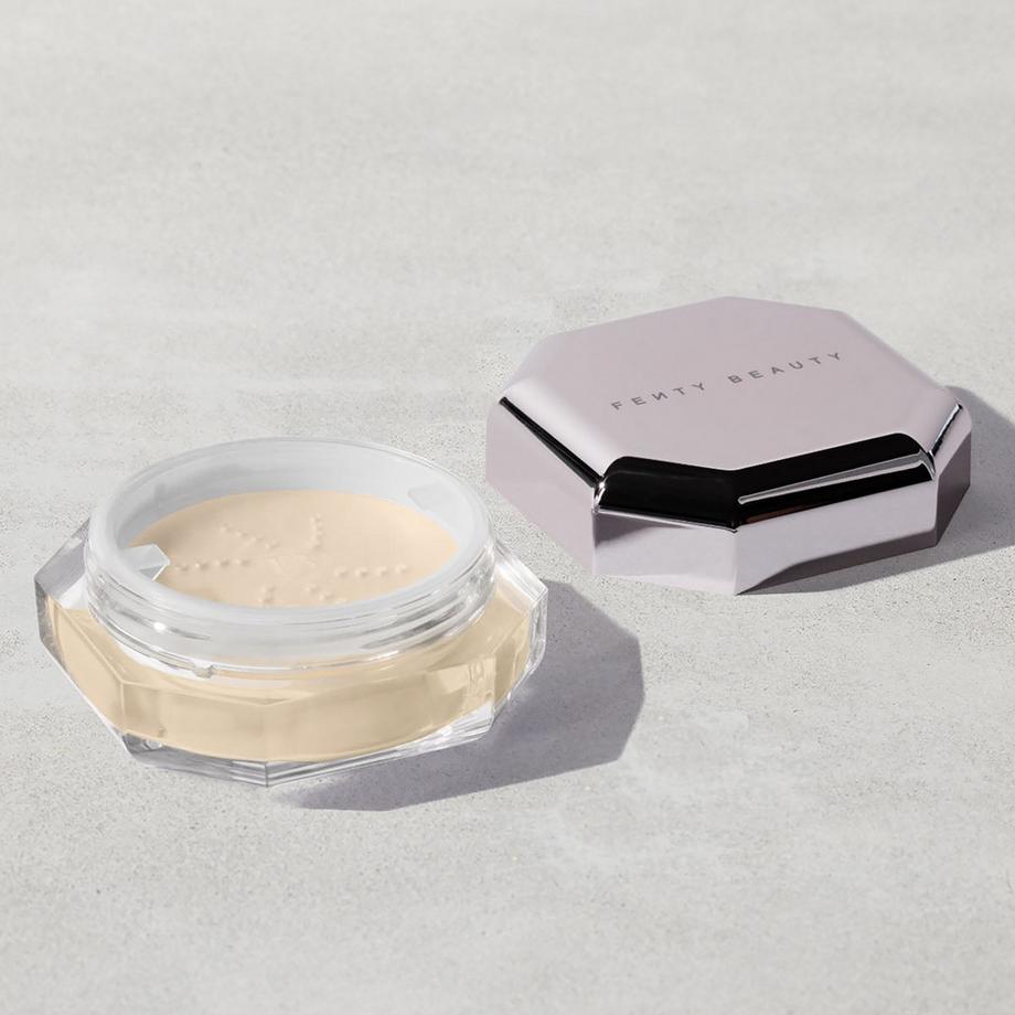 Fenty Beauty By Rihanna  Set It Down – Ultrafeiner Fixierpuder mit Softfokus-Effekt 