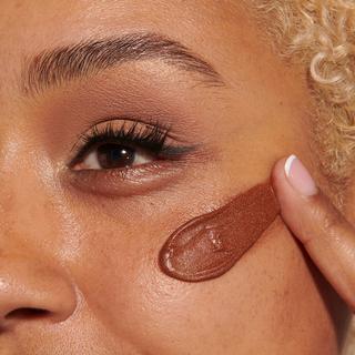 Huda Beauty  Easy Blur Bronze Fudge – glättender Primer ohne Silikon 