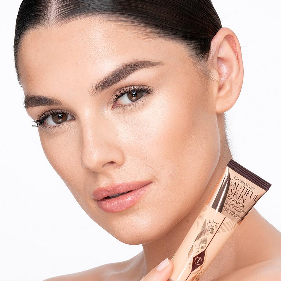 CHARLOTTE TILBURY  Charlotte's Beautiful Skin Foundation - Fondotinta 