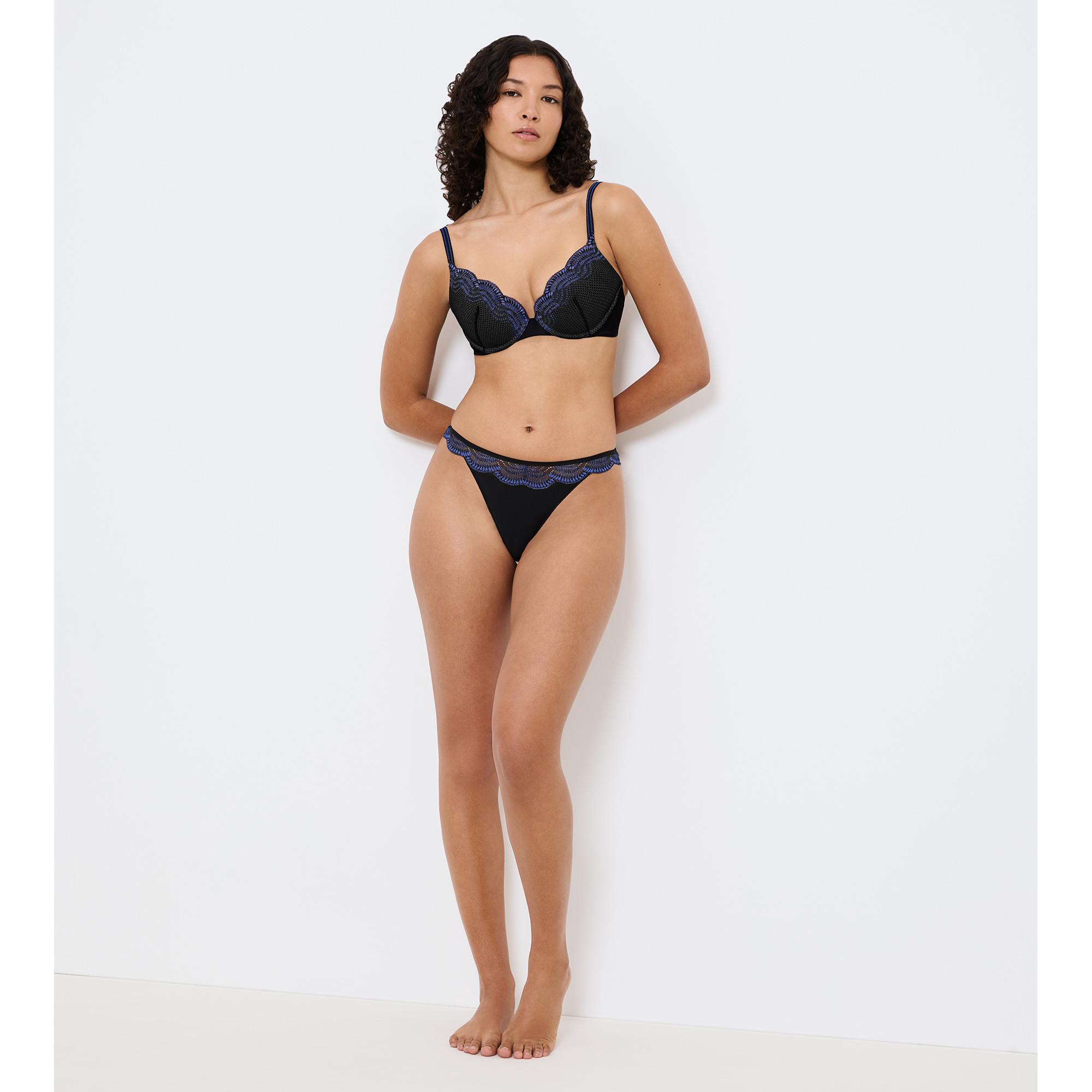Triumph Comfort Glam String  