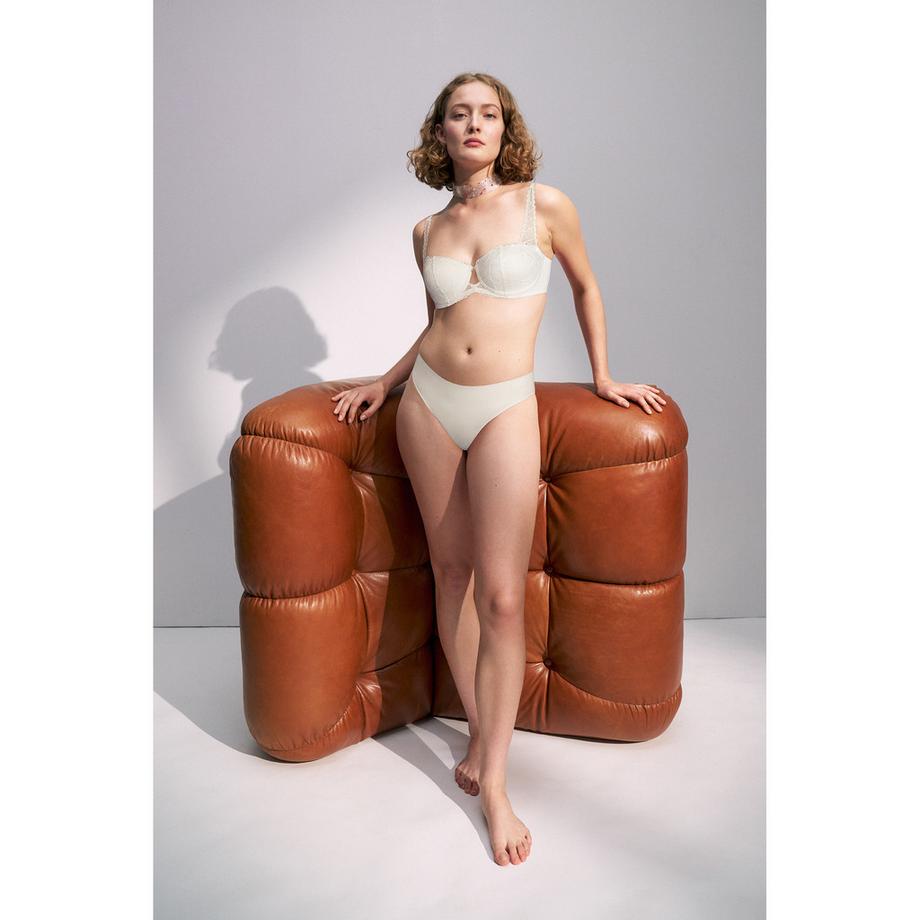 Triumph Body Make-Up Illusion Lace Soutien-gorge Dirndl  