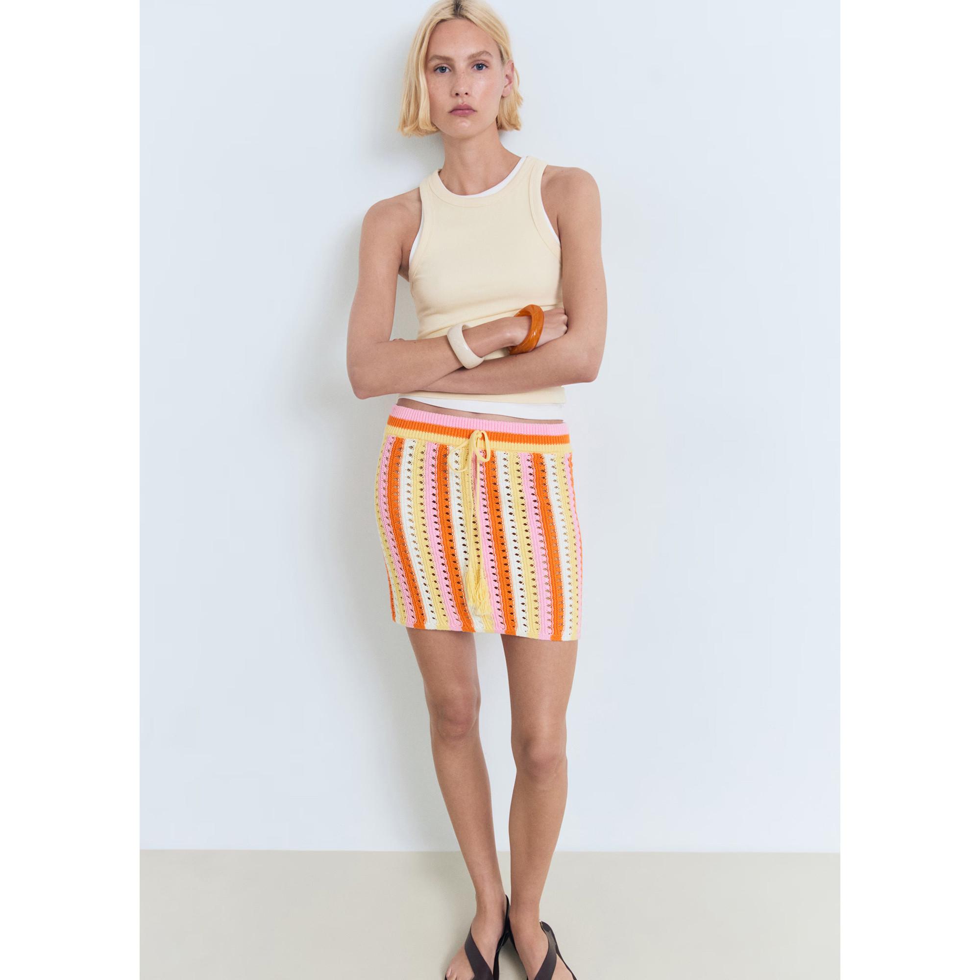 MANGO BABYLON Gestreifter Strick Minirock  