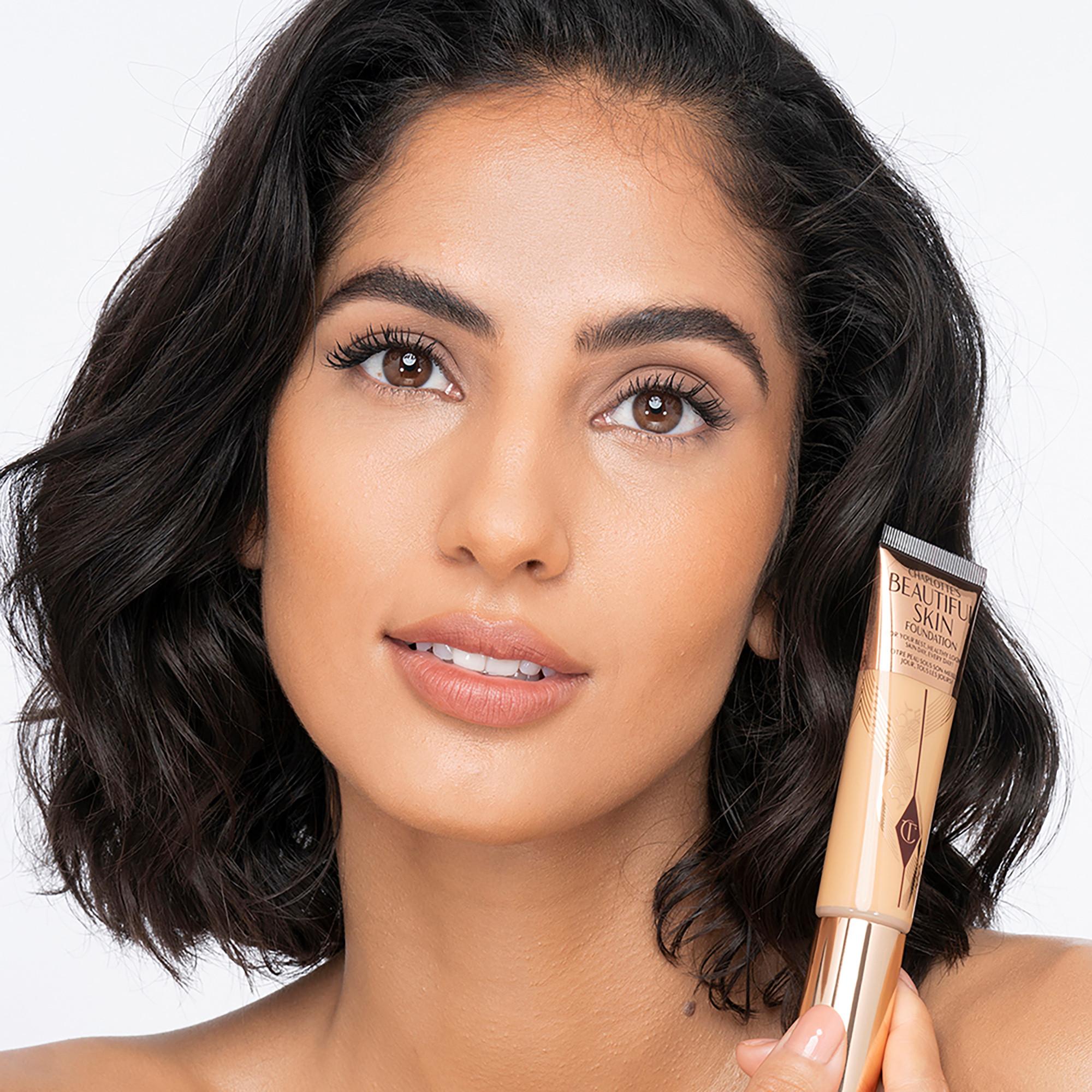 CHARLOTTE TILBURY  Charlotte's Beautiful Skin - Foundation 