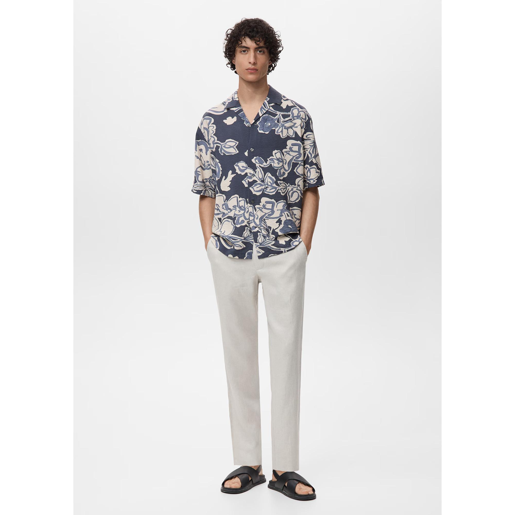 Mango Man Kurzarm Hemd mit Blumenmuster  