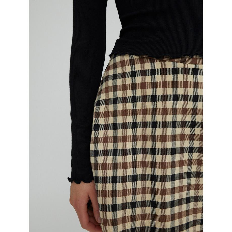 EDITED Langarm Geripptes Top mit Stehkragen  