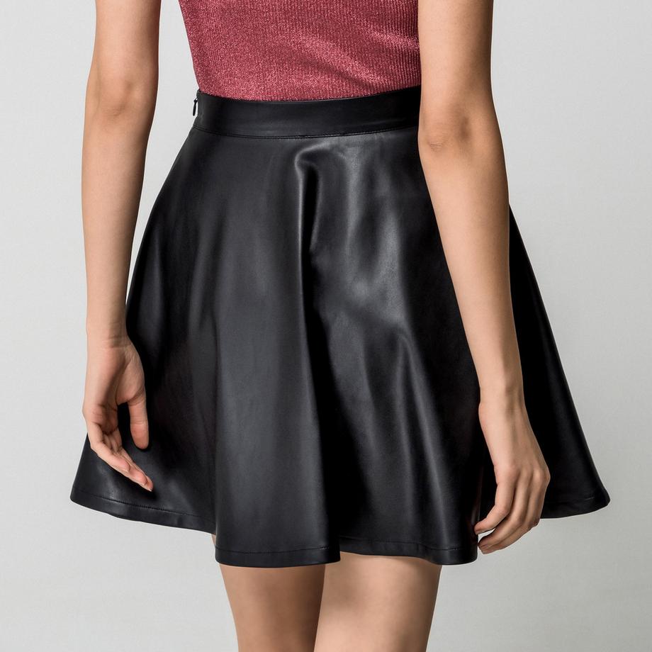 Manor Woman Minigonna svasata in ecopelle  