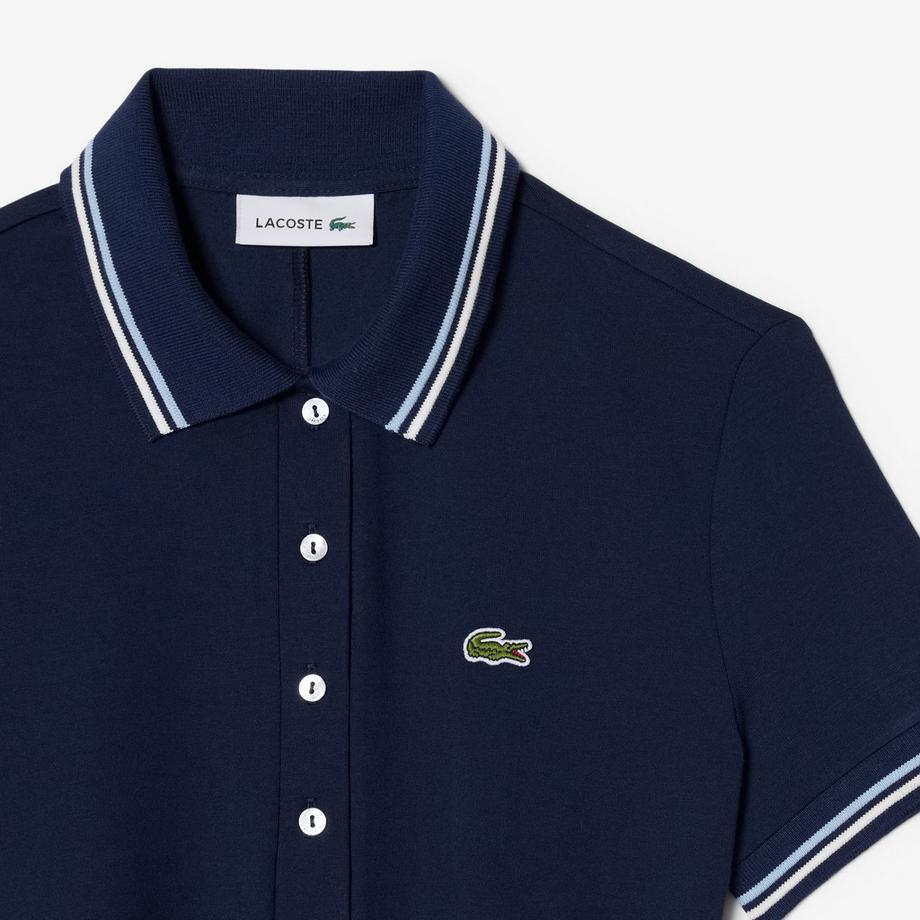 LACOSTE Polo Kleid mit gestreiften Details  