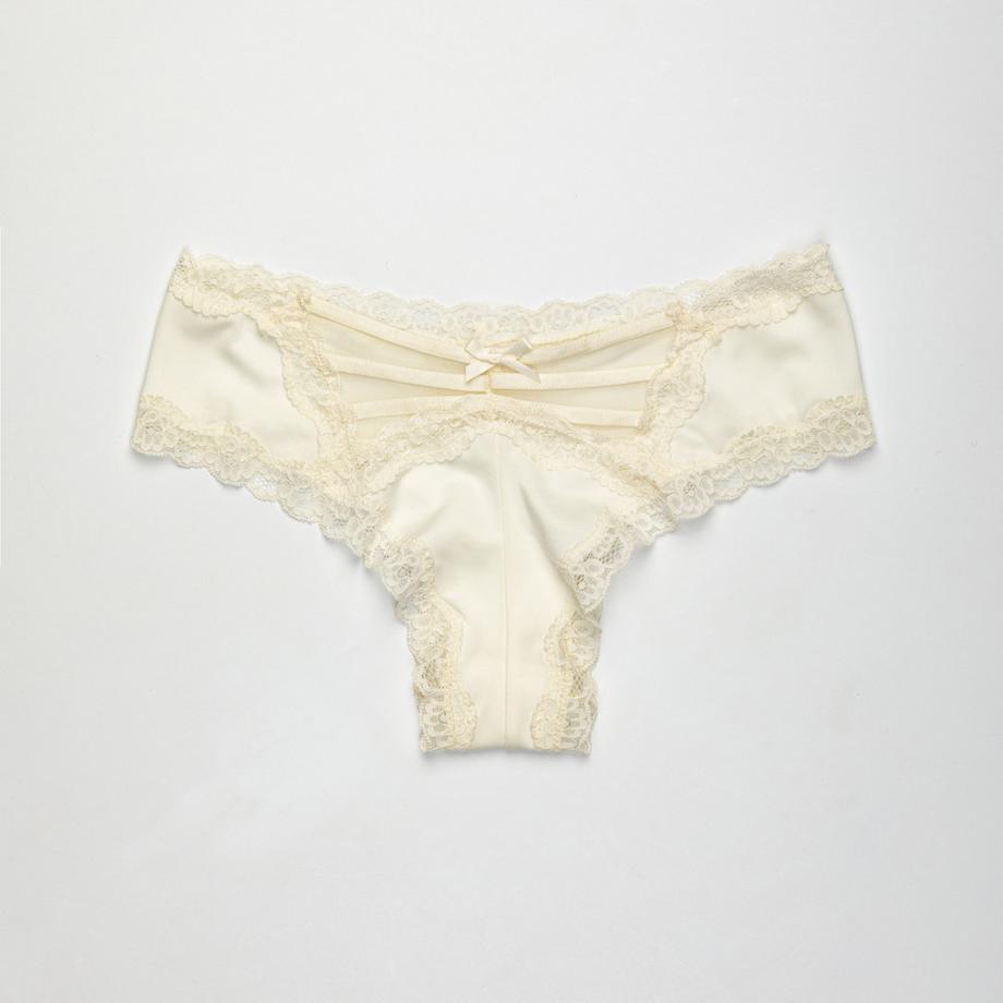 Manor Woman Slip brésilien avec bordure en dentelle  